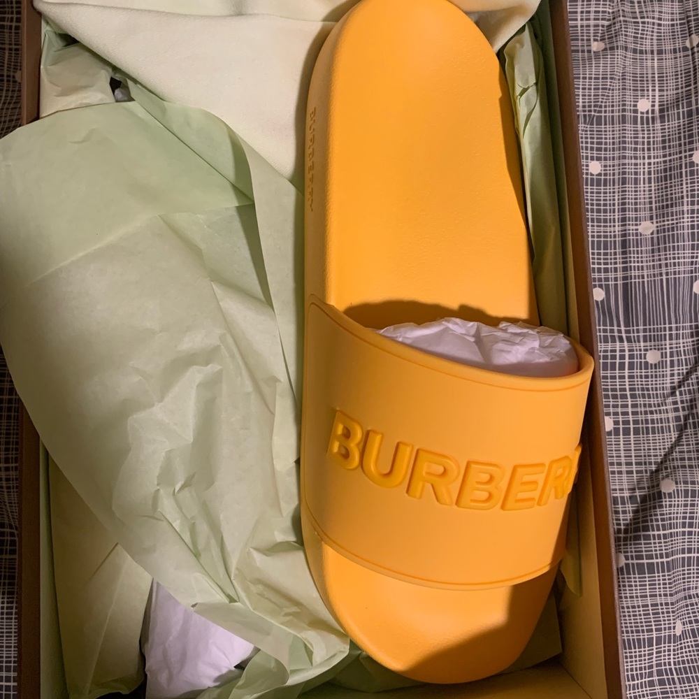 Burberry London England - Picture 3 of 3